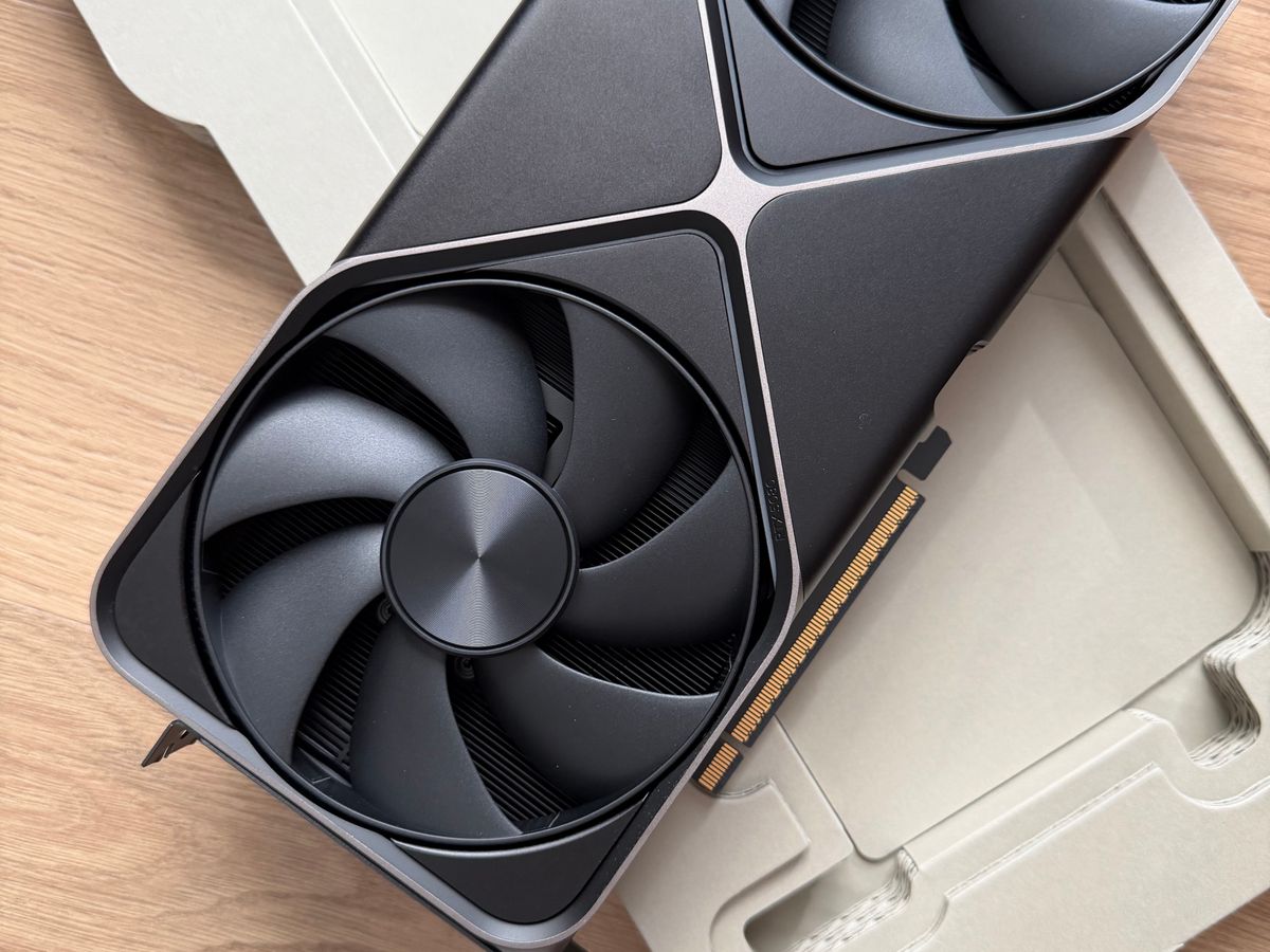 Graphics card with cooling fans