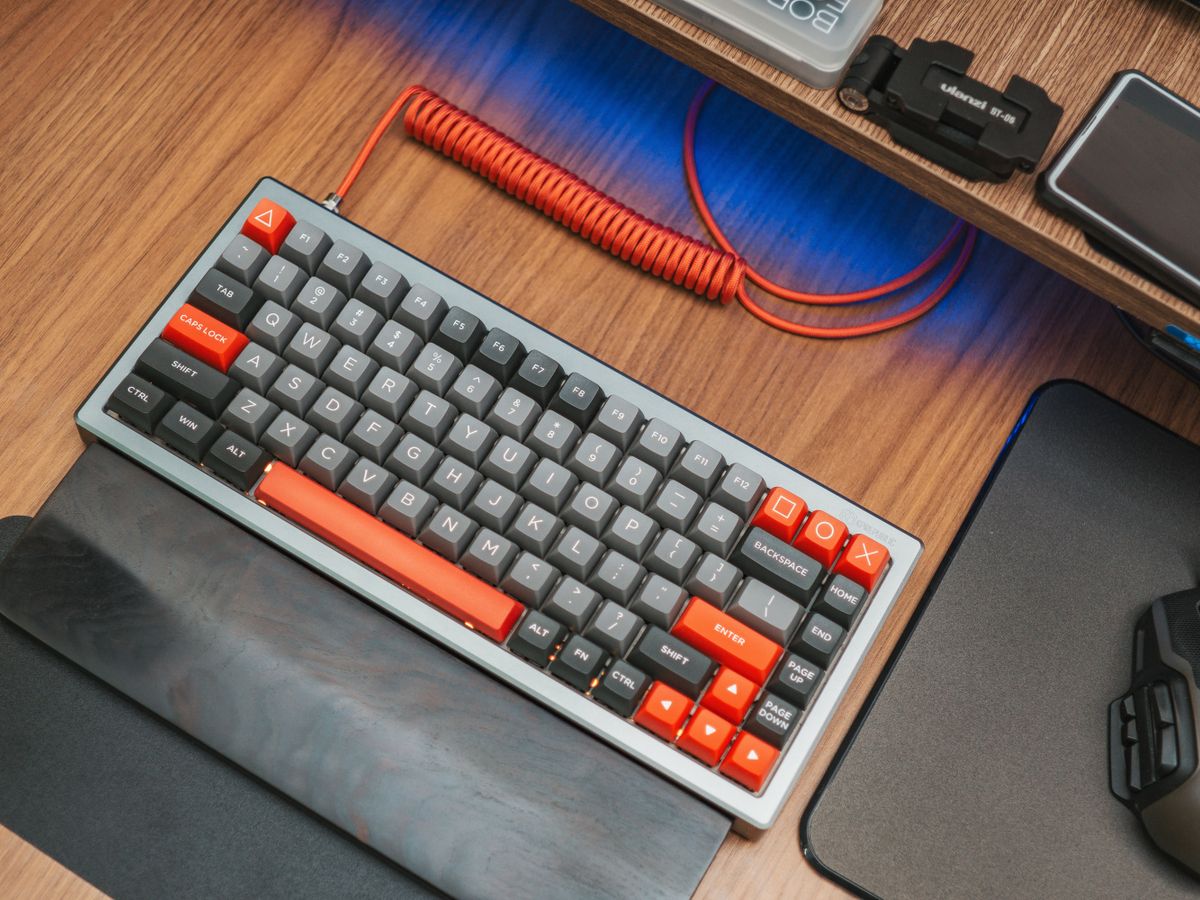 Keyboard on an office desk