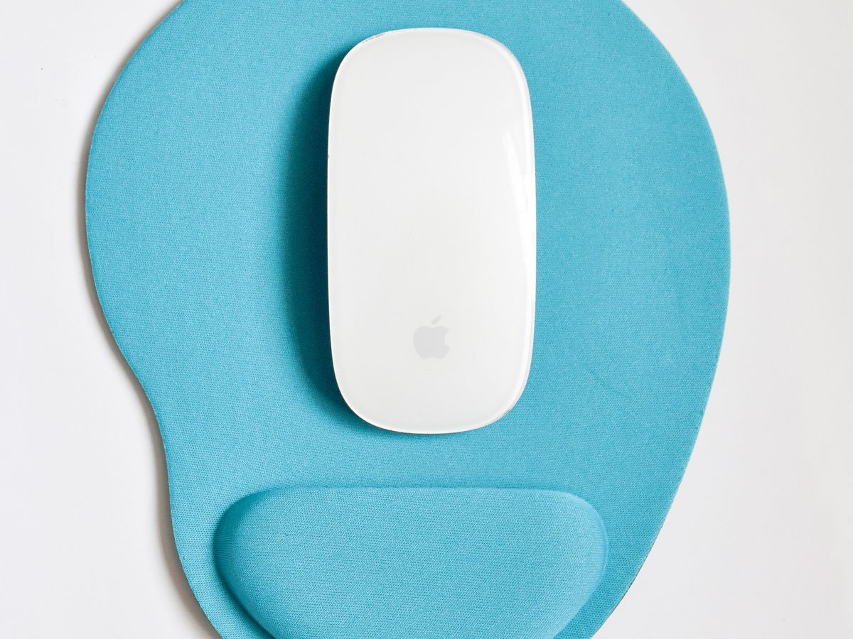Wireless mouse on an ergonomic mousepad